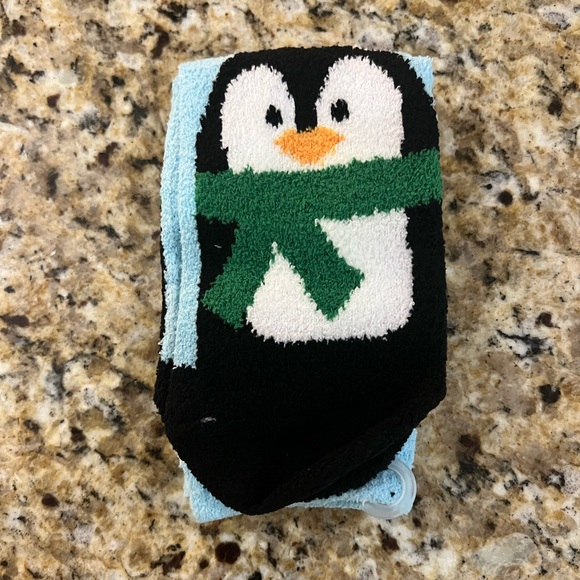 New - Mixit Crew Socks with a Holiday Penguin Design - Blue, Black, and White - Picture 3 of 5